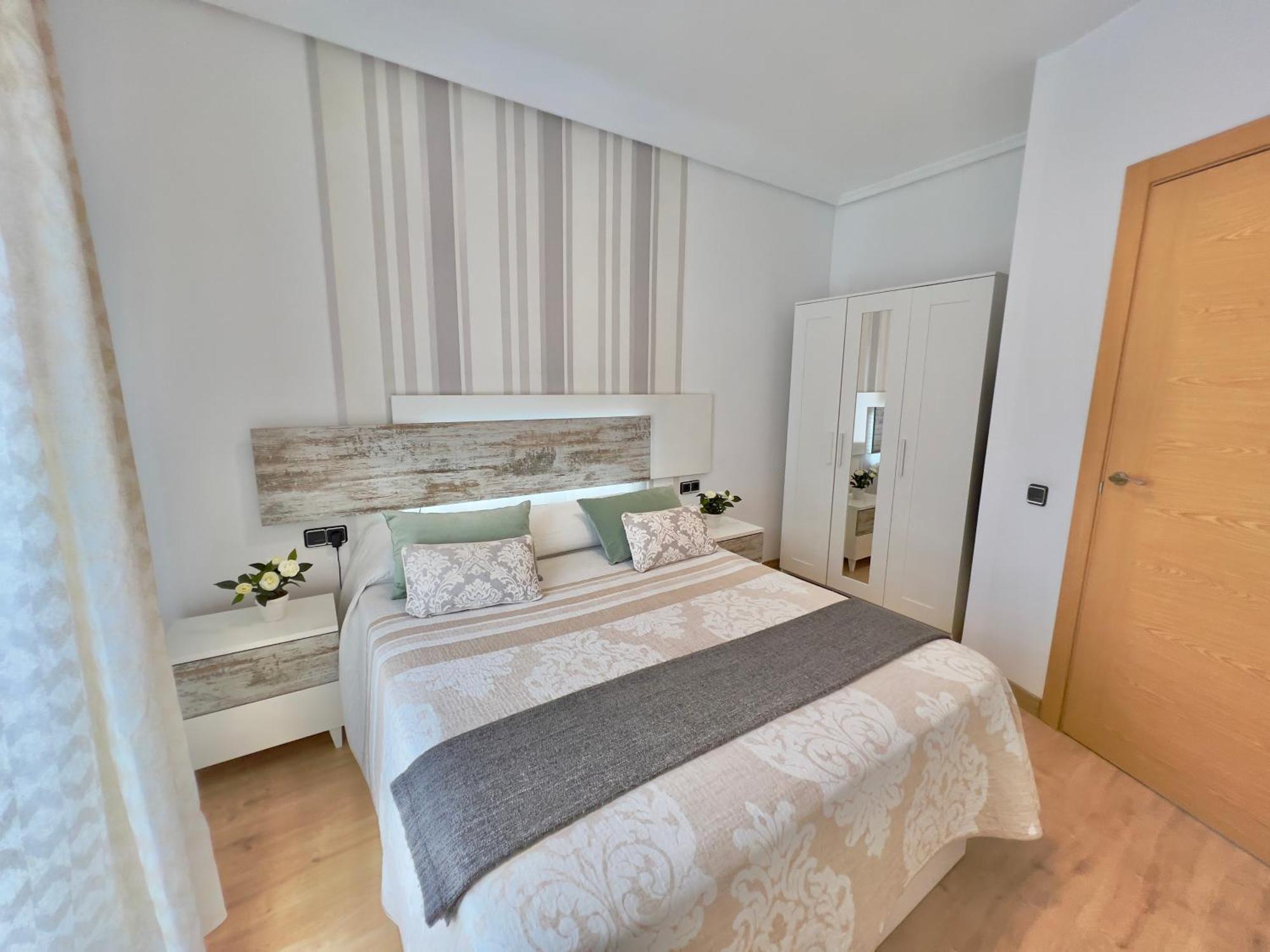 Cozy Apartment In Valencia! Wi-Fi ! Екстериор снимка